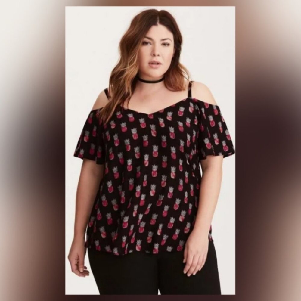 Torrid Black Pineapple Crush Cold Shoulder Top Plus Size 0 - NWOT
